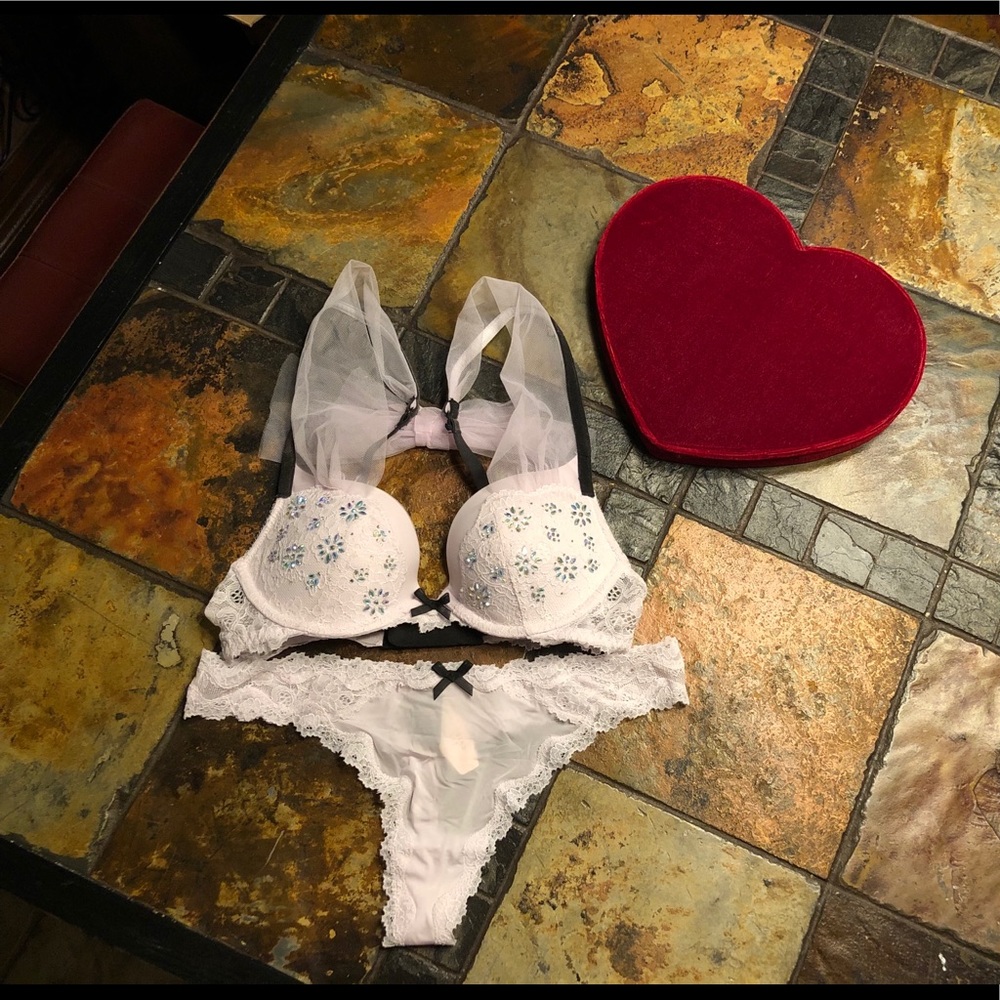 COPY - Victoria’s Secret Dream Angels PushUp bra & thong
